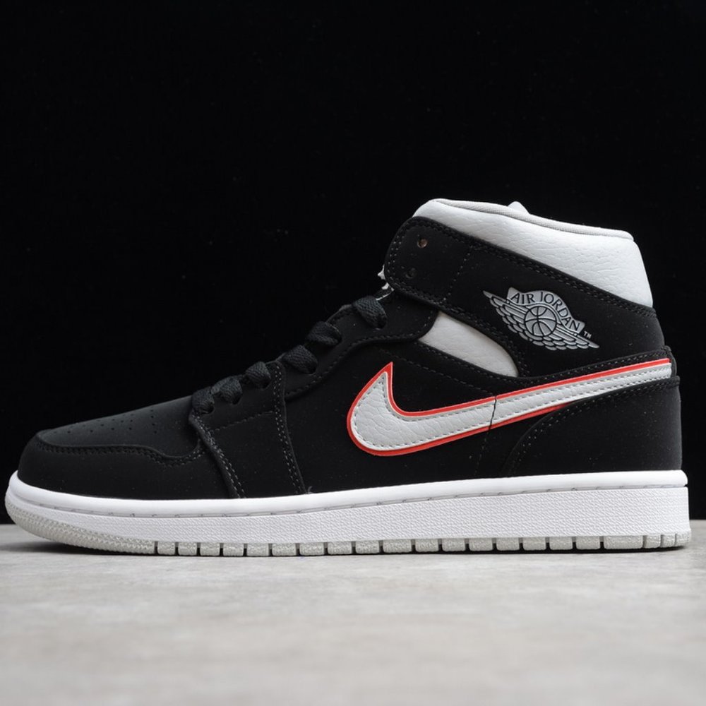 newNike Air Jordan 1 mid top basketball shoes blac